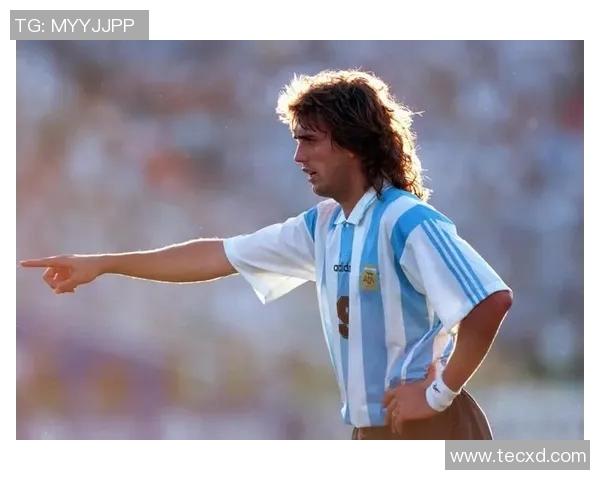 探寻历史足坛传奇人物揭开世界上最早足球明星的神秘面纱